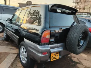 Toyota RAV4 2000cc Automatic SUV