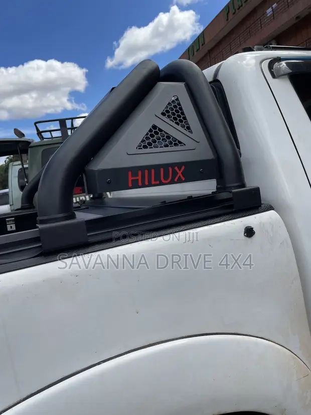 Premium Short Rollbar for Toyota Hilux - 1