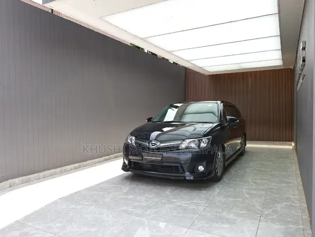 Toyota Corolla Fielder 2013 Black - 1