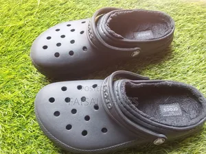 Unisex Lined Crocs - Black, Size 38