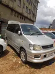 Toyota Noah 2.0 AWD (8 Seater) 2001 Silver - 5