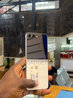 Samsung Galaxy Z Flip 5 256GB White