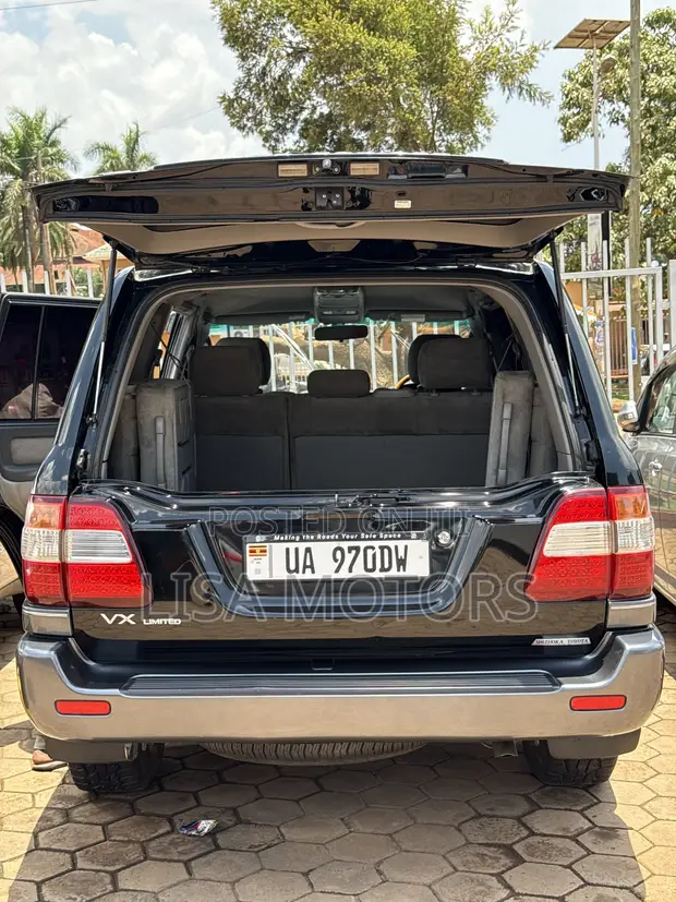 Toyota Land Cruiser Cygnus 4.7 2007 Black - 1