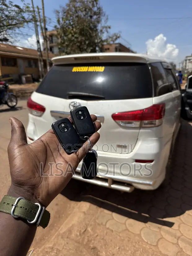 Toyota Wish Smart Key Duplication - 1
