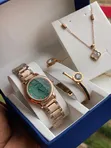 Elegant Rose-Gold Women's Gift Set - 1