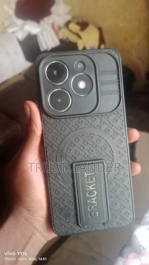 Tecno Spark 20 128GB Black - 1