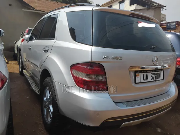 Mercedes-Benz M Class 2010 Silver - 1