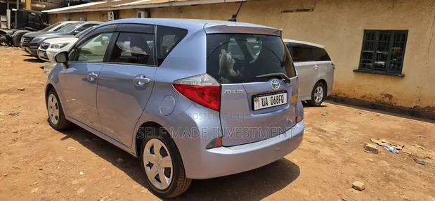 Toyota Ractis 2013 Blue - 1