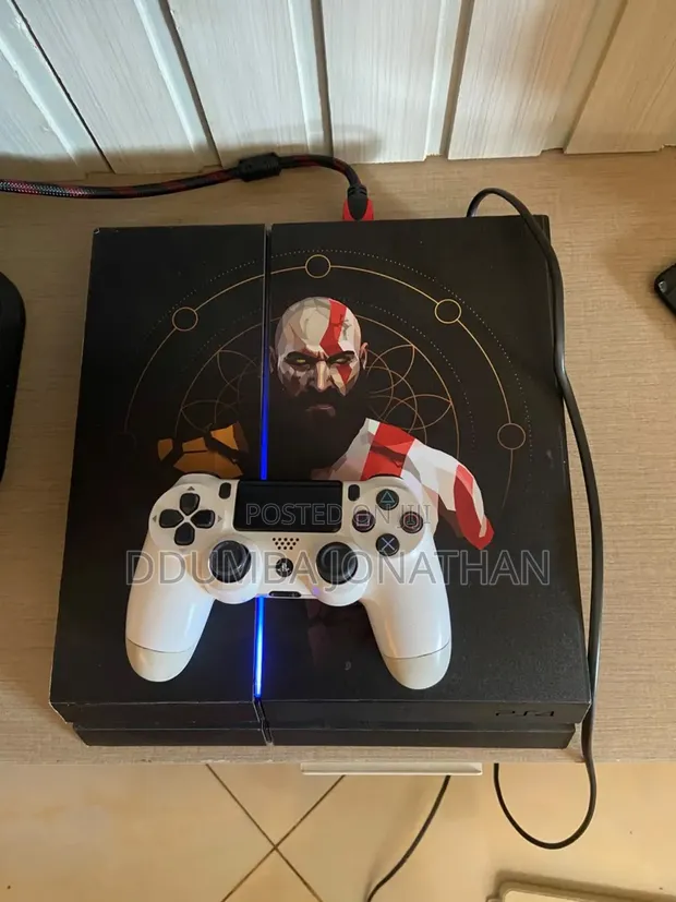 PS4 Standard Console - 1