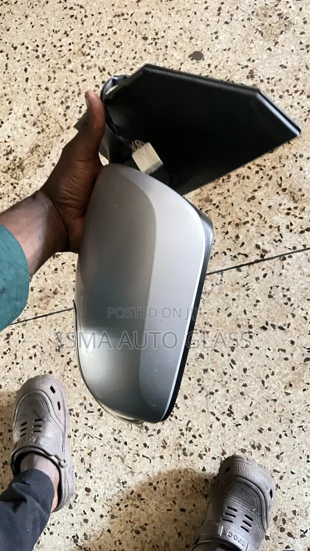 Toyota Side Mirror (Used) - 1