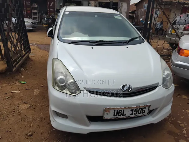 Toyota Wish 2006 White - 1