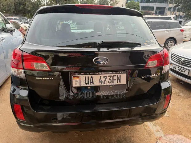 Subaru Outback 2011 Black - 1