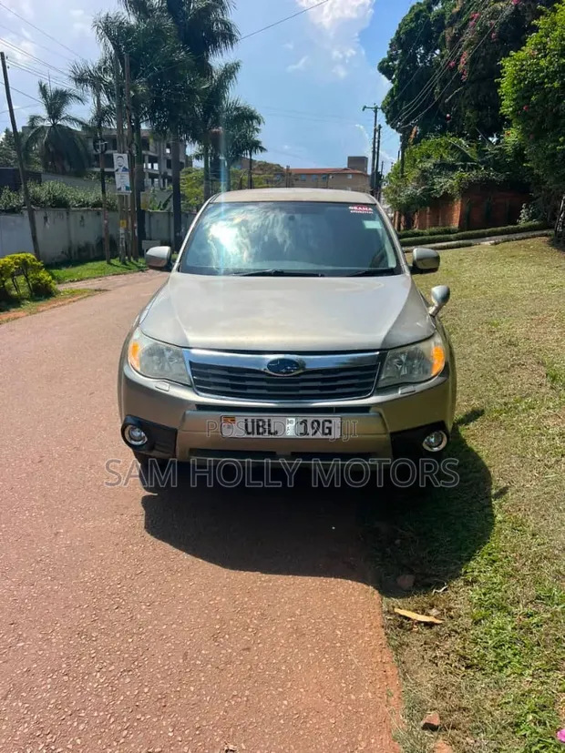 Subaru Forester 2009 Gold - 1