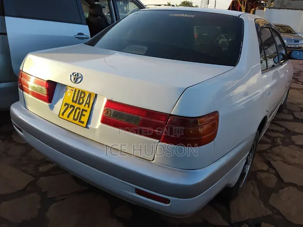 Toyota Premio 2002 White - 1