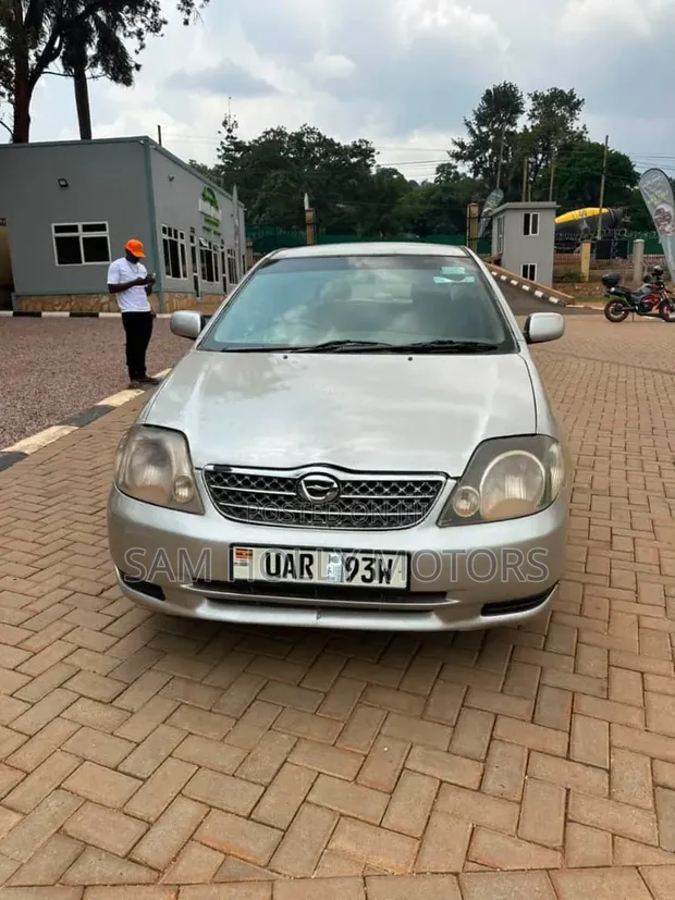 Toyota Corolla 2003 Silver - 1
