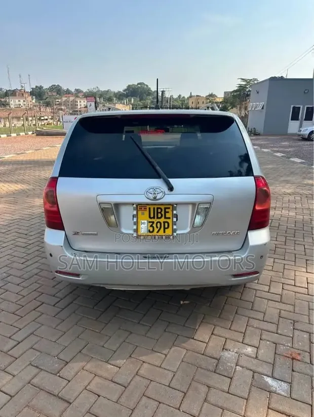 Toyota Corolla Fielder 1.8 Petrol AWD 2005 Silver - 1