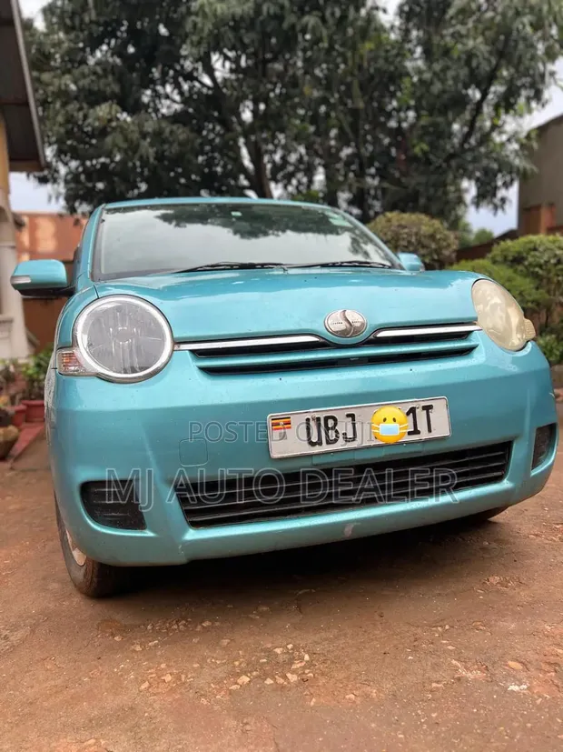 Toyota Sienta 1.5 FWD 2007 Green - 1