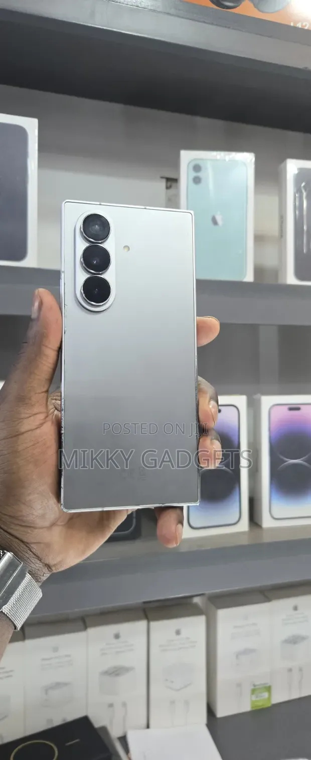 Samsung Galaxy Z Fold7 512GB Silver - 1
