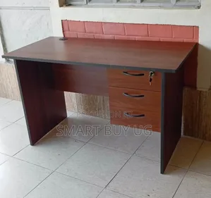 Executive Office Desk / Modern Office Table