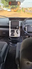 Toyota Noah 2.0 158hp AWD (7 Seater) 2012 White - 3