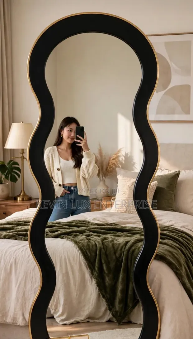 Foldable Mirror with Zigzag Sides - 1