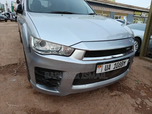 Mitsubishi Outlander 2010 Silver - 1