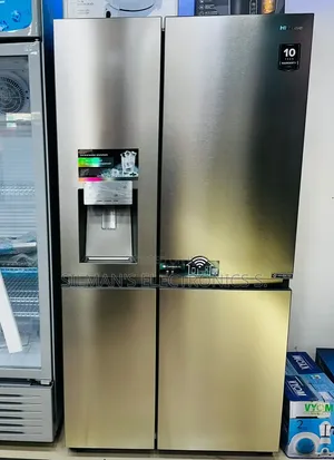Hisense 720L Fridge with Ice Dispenser