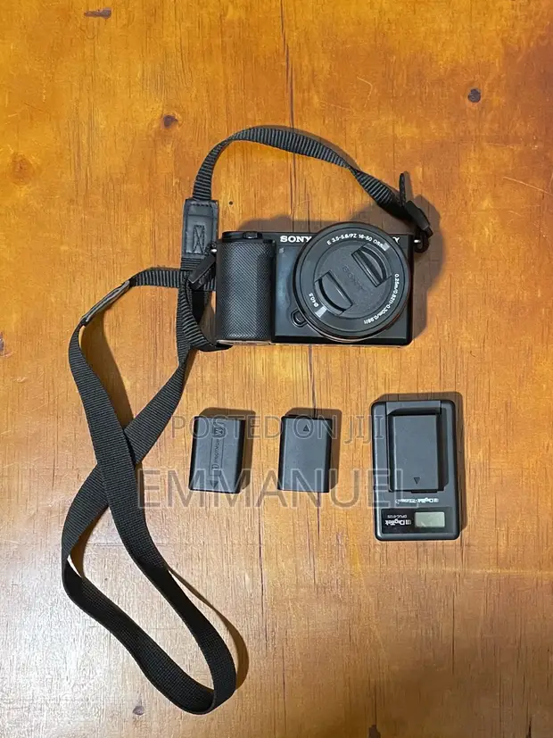 Sony ZV-E10 + Kit Lens (16-50mm) - 1