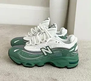 New Balance Green Sneakers - Women's Size 38-42