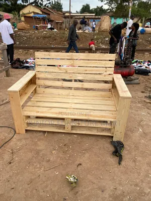 Two-Seat Pallet Chair (Indoor/Outdoor)