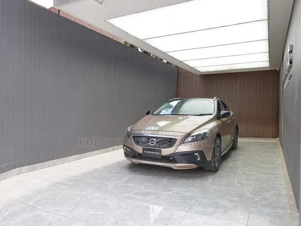 Volvo V40 2013 Brown - 1