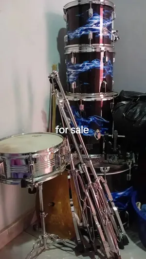 Magnatone Acoustic Drum Set