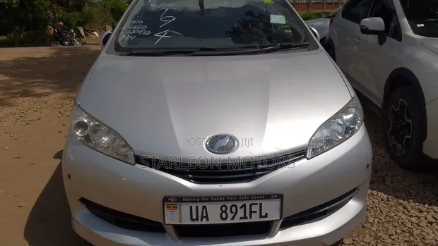 Toyota Wish 2012 Silver - 1