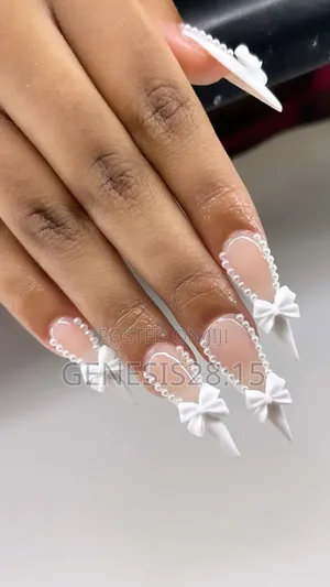 Mobile Nail Technician - Luna Chic