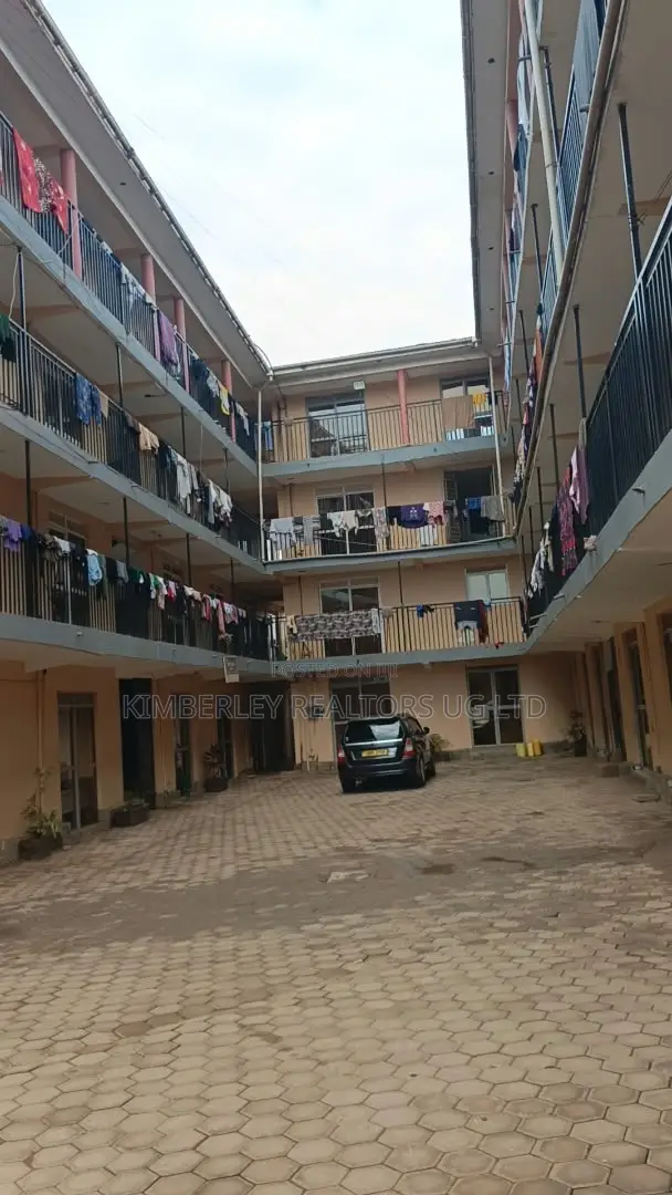15-Bedroom Block of Flats for Sale in Wakaliga - 1