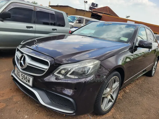 Mercedes-Benz E300 2012 Maroon - 1