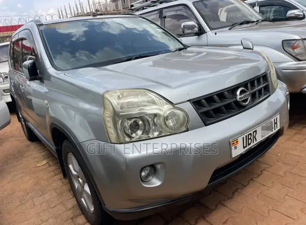 Nissan X-Trail 2009 Silver - 1