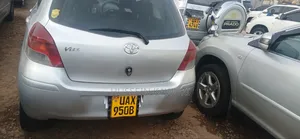 Toyota Vitz 2006 Silver