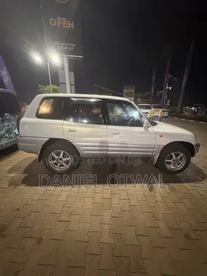 Toyota RAV4 1999 Beige