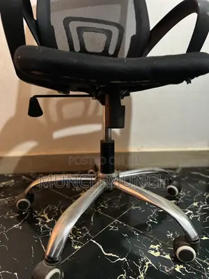 Ergonomic Mesh-Back Office Desk Chair