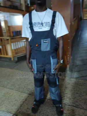 Multi-Pocket Workwear Bib Overalls with Adjustable Suspenders
