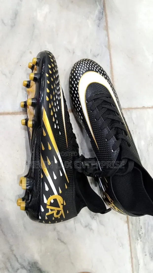 Nike Soccer Boots Size 42 - 1