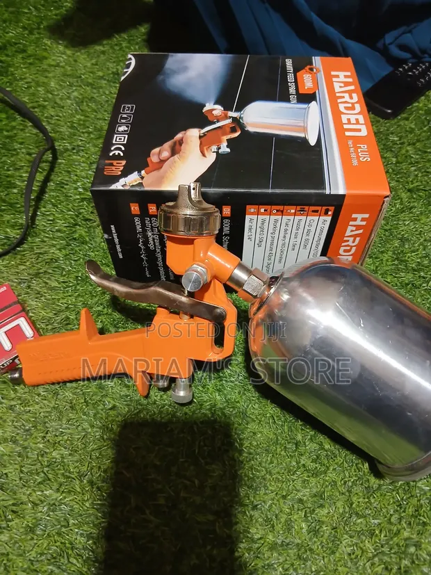 Harden 681006 Gravity Feed Spray Gun (600ml Metal Cup) - 1