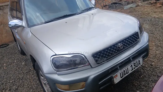 Toyota RAV4 2000 Silver - 1