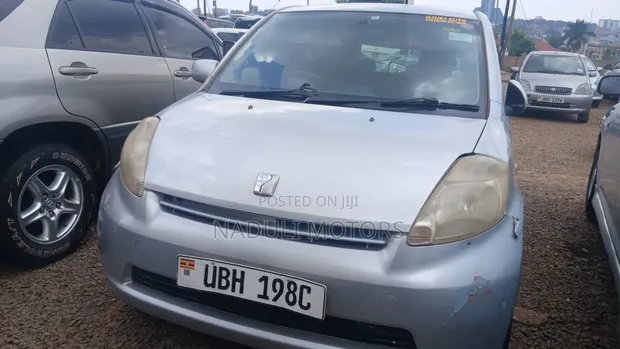 Toyota Passo 2006 Silver - 1