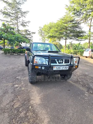 Nissan Hardbody 2016 Black