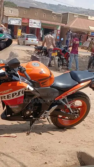 Honda CBR250R Sport Bike