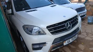 Mercedes-Benz M-Class ML350 BlueTEC 2014 White