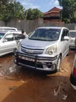 Toyota Noah 2.0 143hp AWD (7 Seater) 2010 Silver - 2