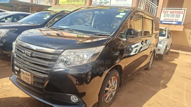 Toyota Noah 2015 Black - 1